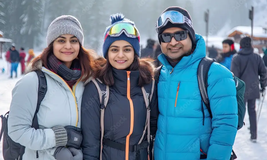 happy tourist in manali